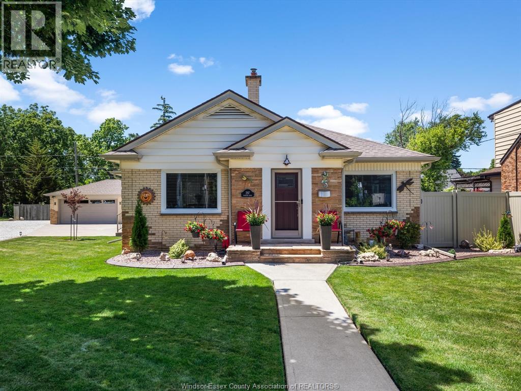 297 Fairview Blvd, Windsor, ON N8S 3C9