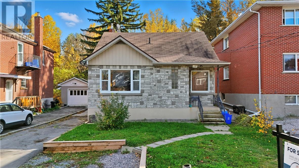 137 Hyland Dr, Sudbury, ON P3E 1R7