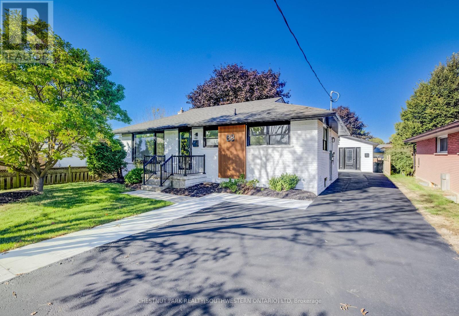 88 Woodhaven Rd, Kitchener, ON N2C 1V1