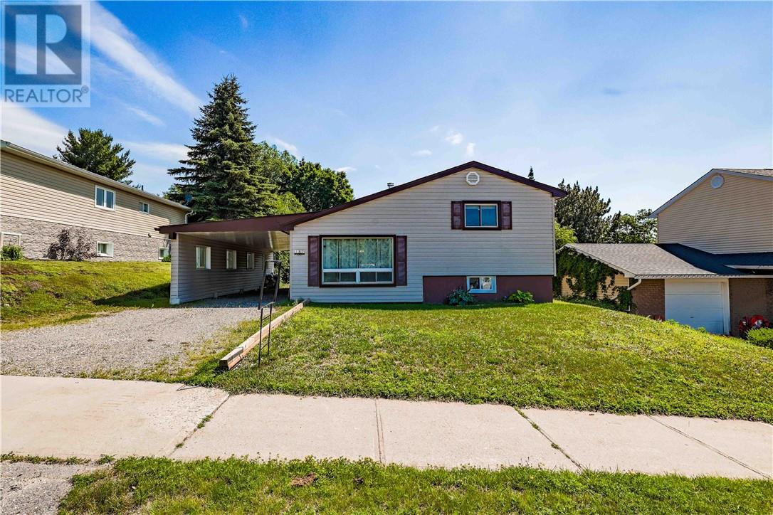 187 Hillside Dr S, Elliot Lake, ON P5A 1N4