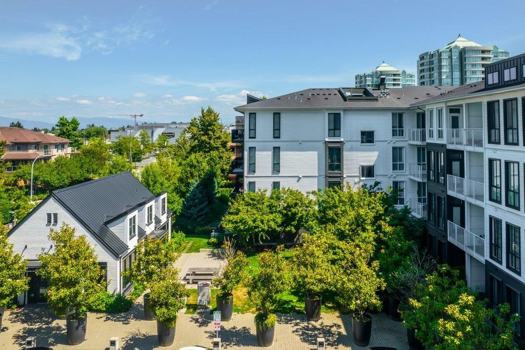 14968 101a Avenue Unit 413, Surrey, BC V3R 0E8