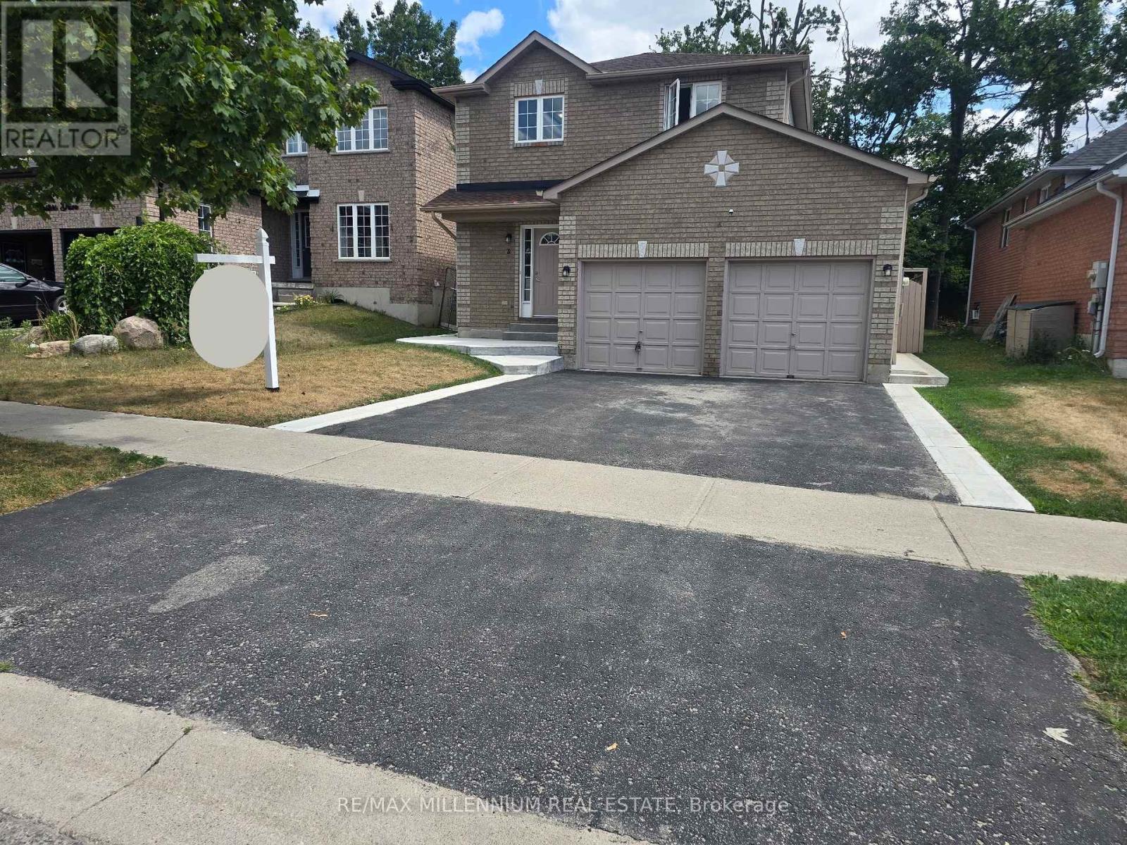 3 Masters Dr, Barrie, ON L4M 6W4
