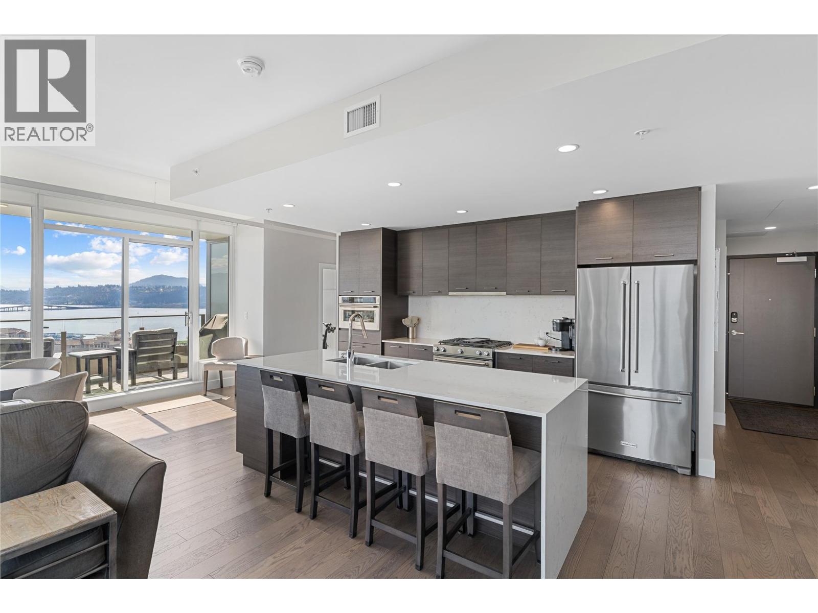 1181 Sunset Drive Unit 1603, Kelowna, BC V1Y 0L4
