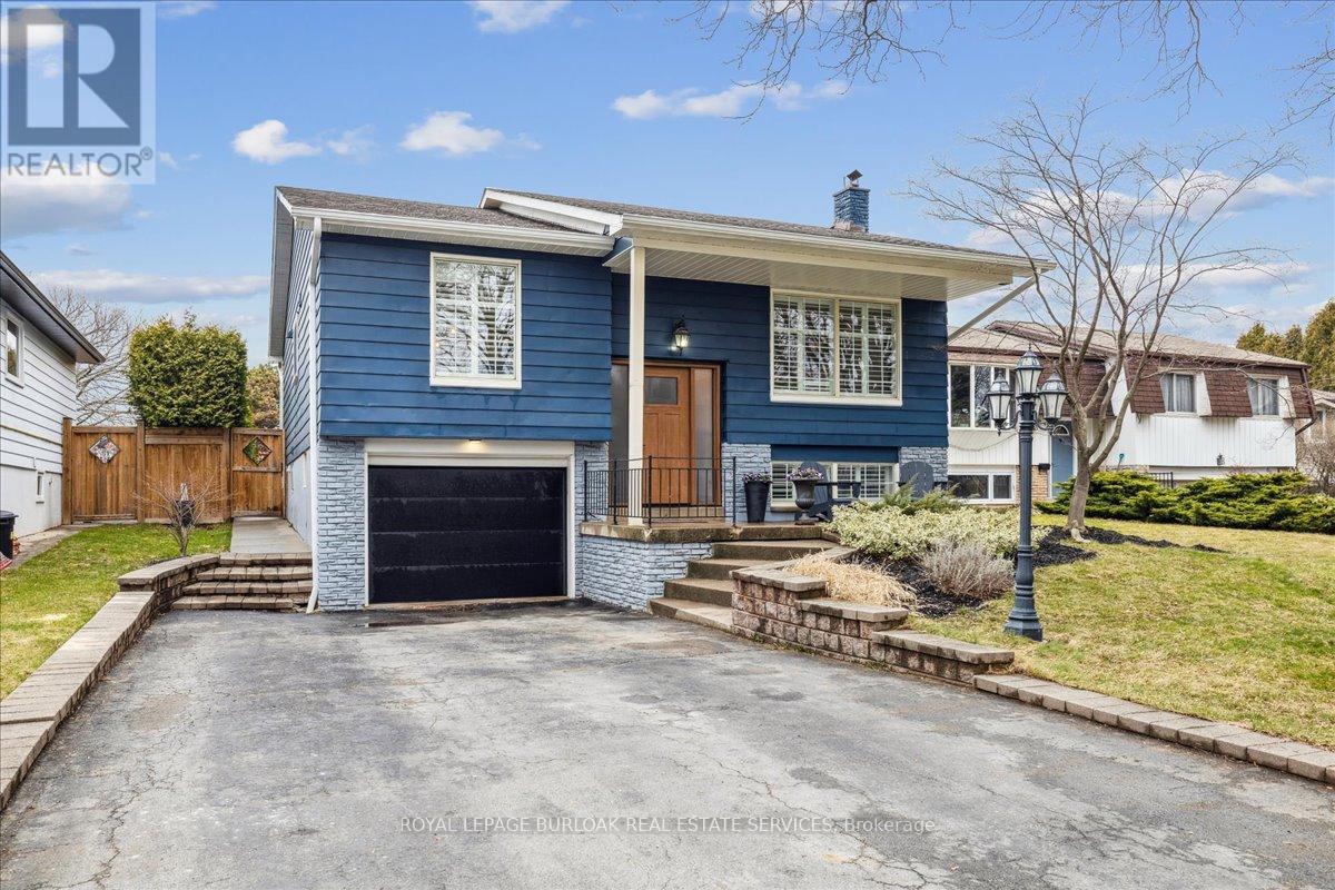 692 Catalina Cres, Burlington, ON L7L 5B8