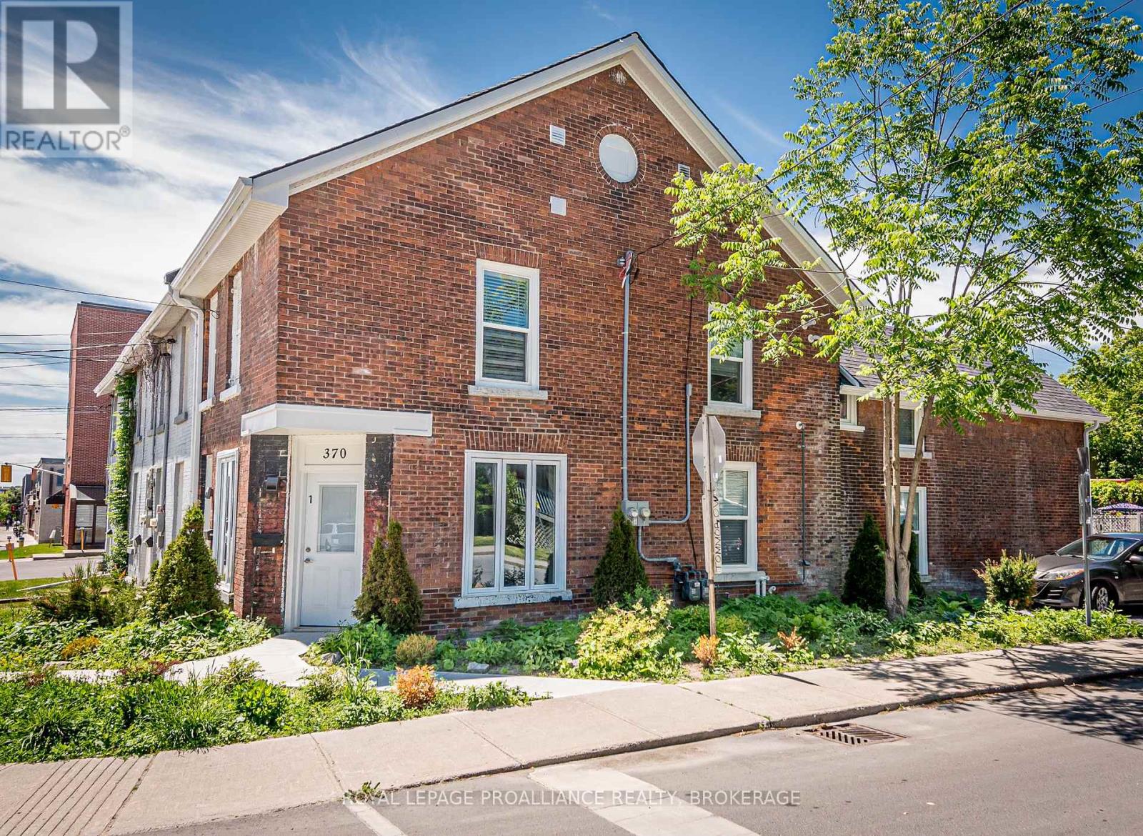 370 Barrie St, Kingston, ON K7K 3T3