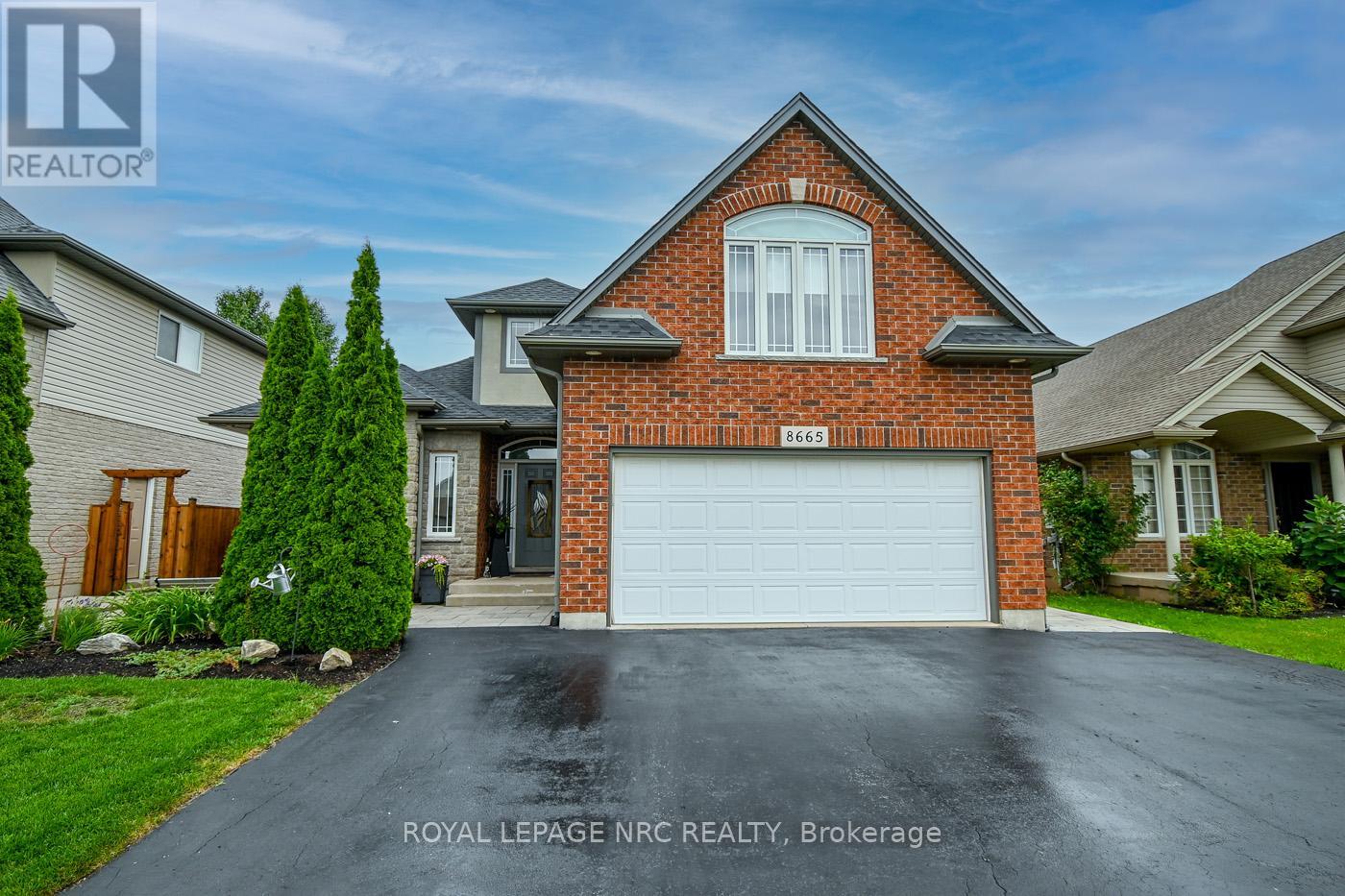 8665 Westport Dr, Niagara Falls, ON L2H 0A3