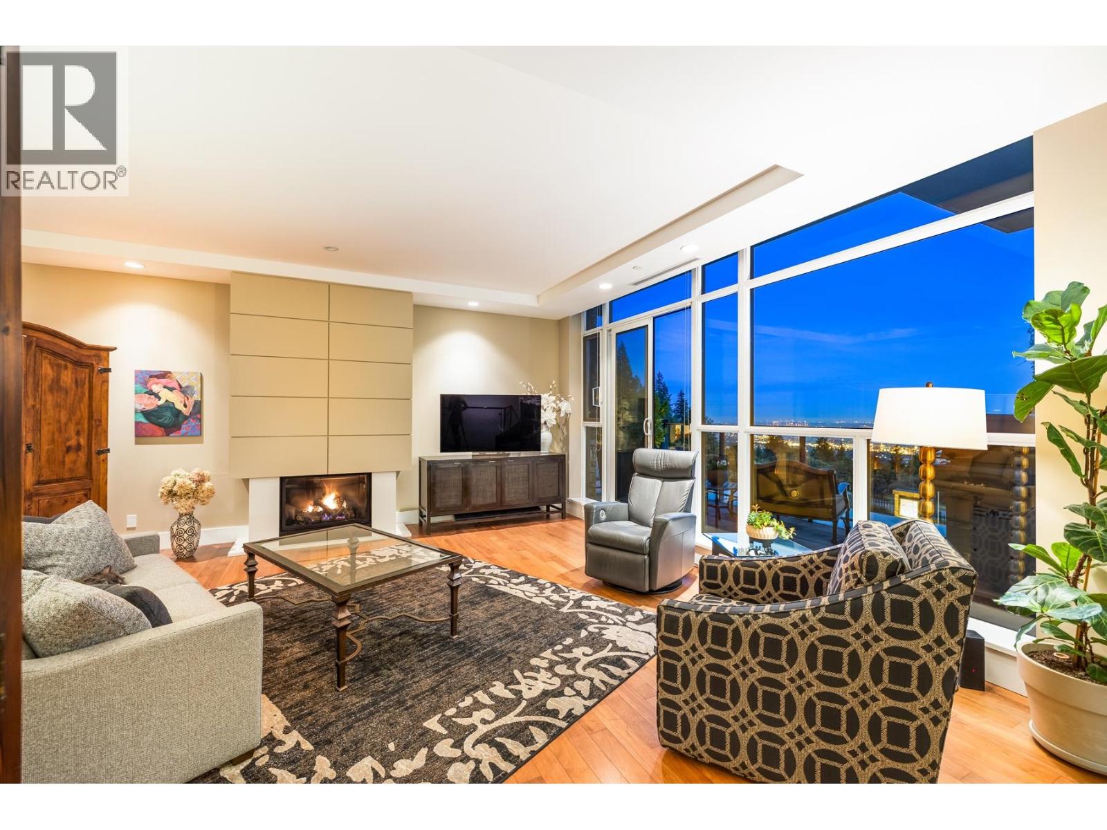 2285 Twin Creek Place Unit 102, West Vancouver, BC V7S 3K4