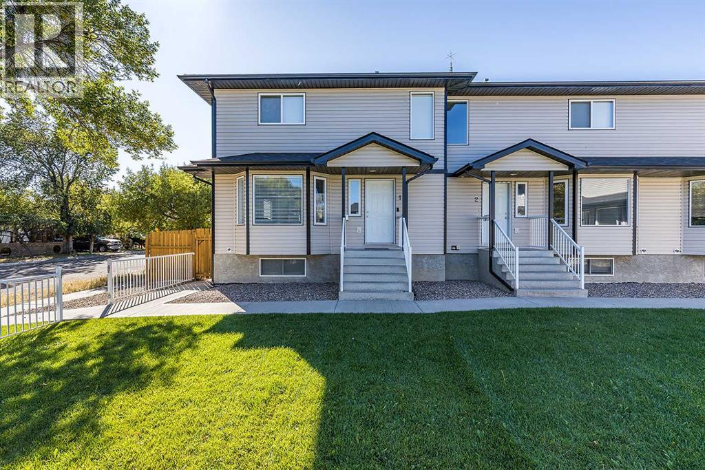 115 3 Street Ne Unit 1, Redcliff, AB T0J 2P0