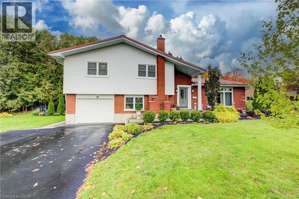 4 Mcdonald St, North Perth, ON N4W 1K4