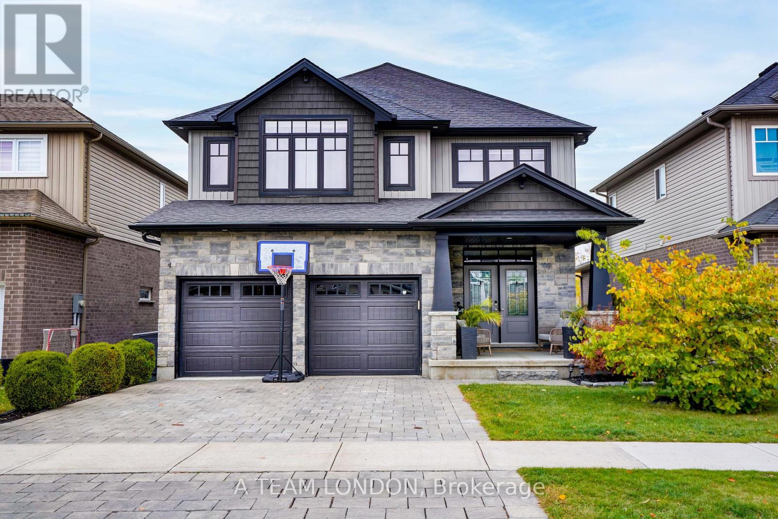2479 Seven Oaks Rdg, London, ON N6M 1G5