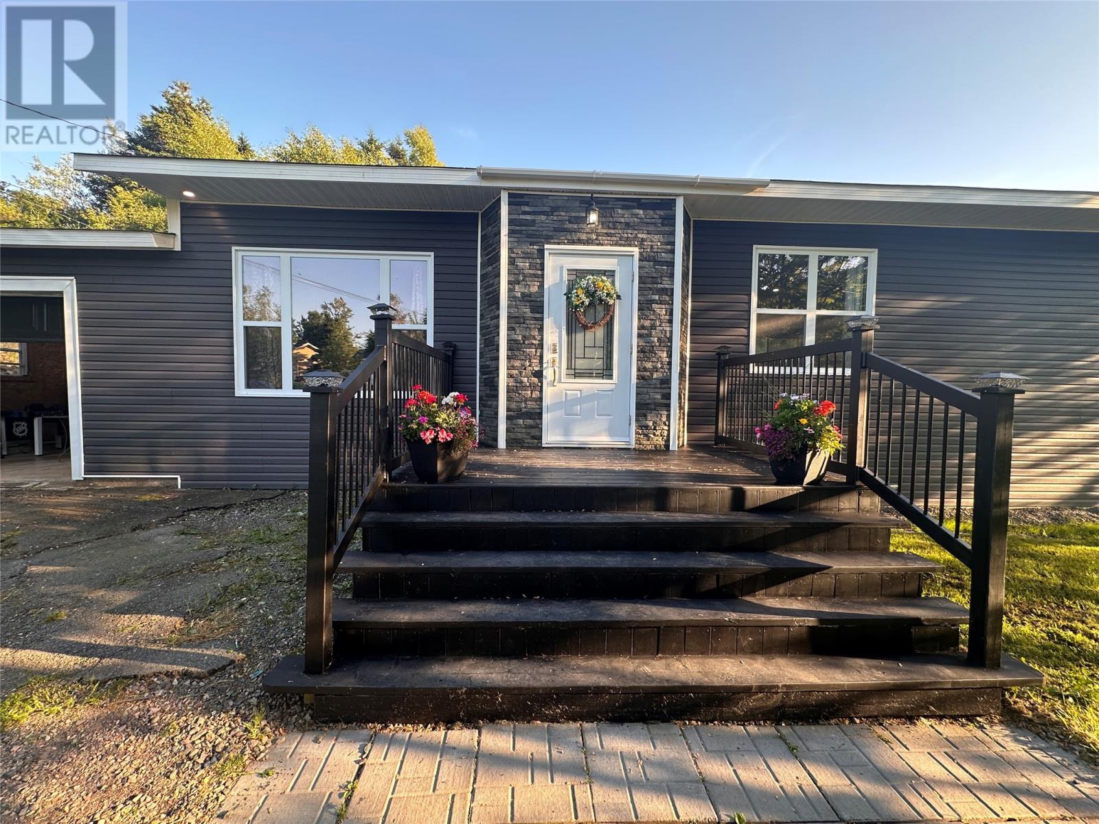 15-17 Basin Cres, Marystown, NL A0E 2M0
