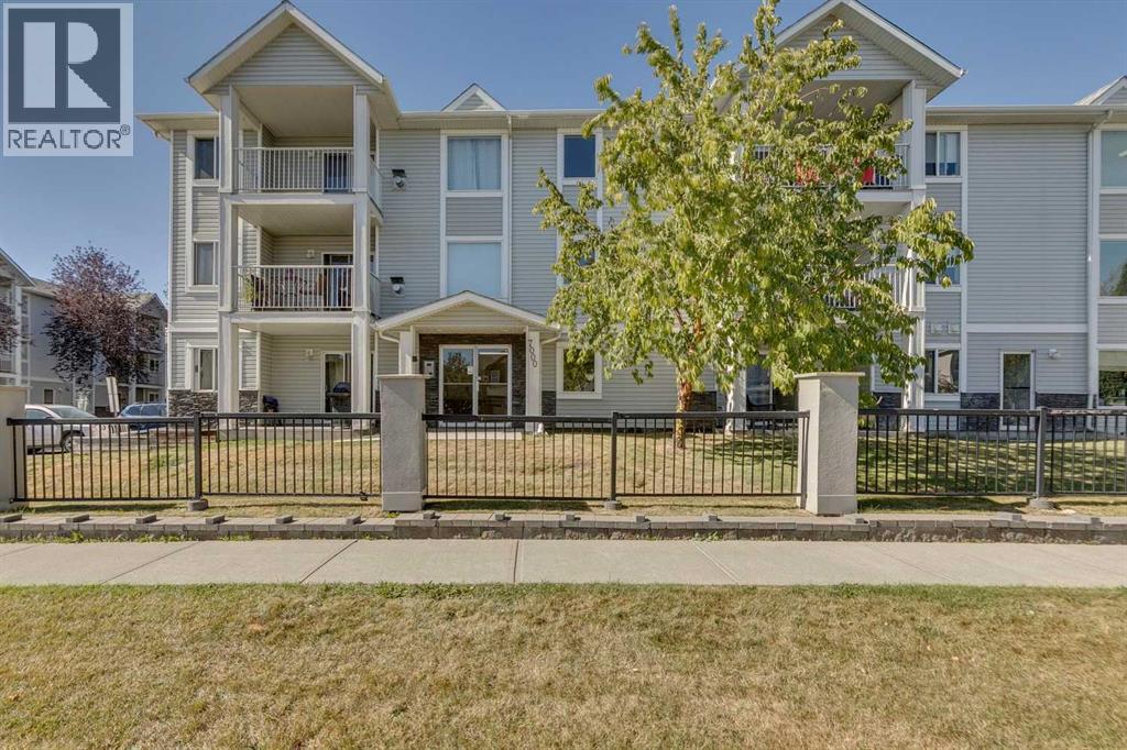7301 Valleyview Park Se Unit 301, Calgary, AB T2B 3R6