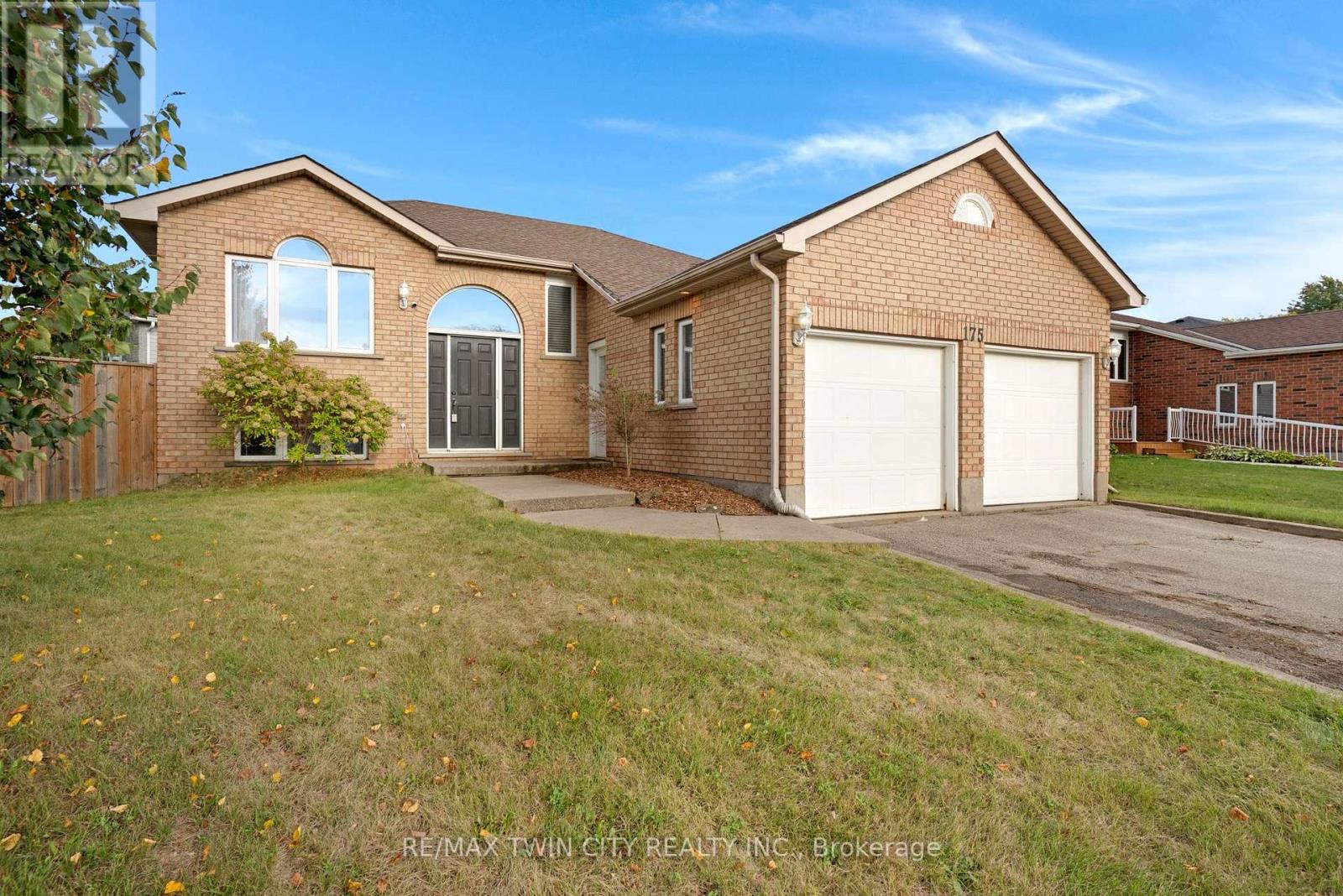 175 Stirling Macgregor Dr, Cambridge, ON N1S 4Z8