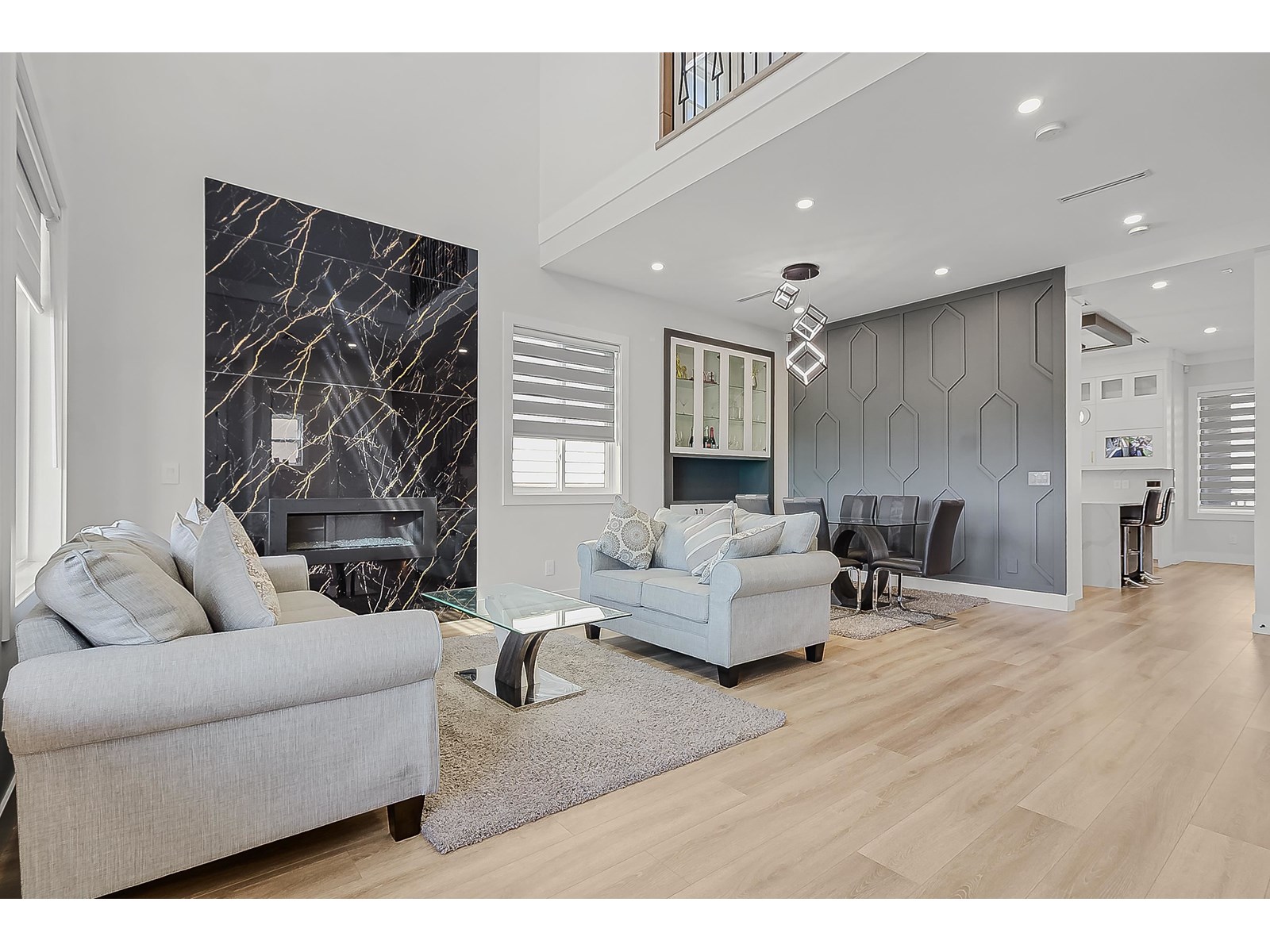 15 Avenue Unit 16707 #a, Surrey, BC V3Z 9M4