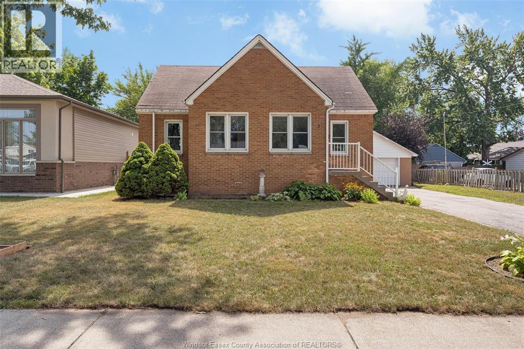 122 Huron, Lasalle, ON N9J 1H9
