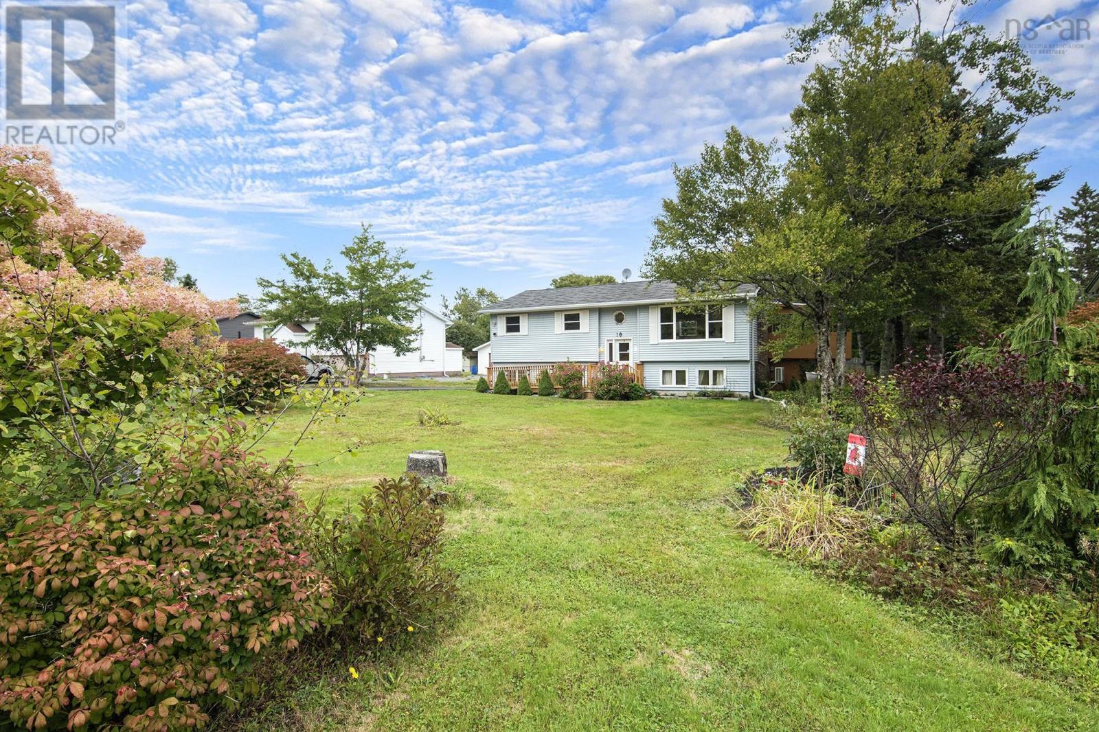 19 Walker St, Lake Echo, NS B3E 1M4