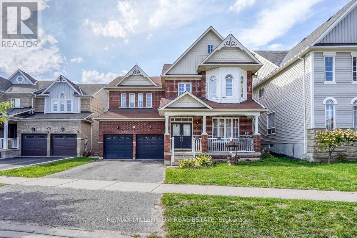 52 The Queens Way, Barrie, ON L4M 7J3