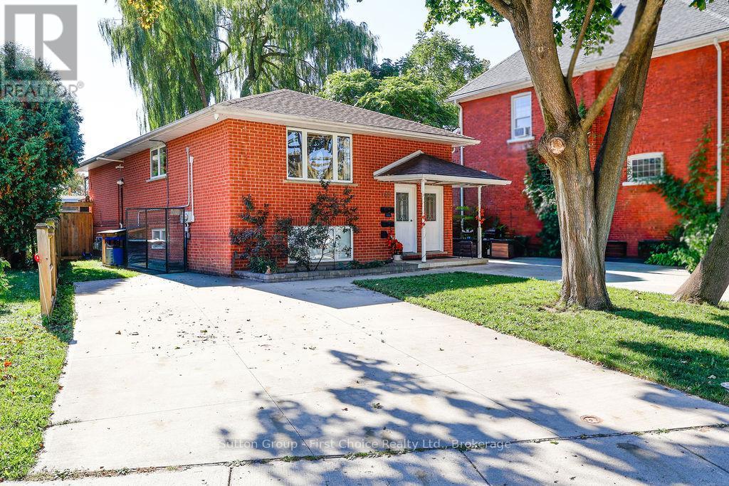 99 W Gore St, Stratford, ON N5A 1K1