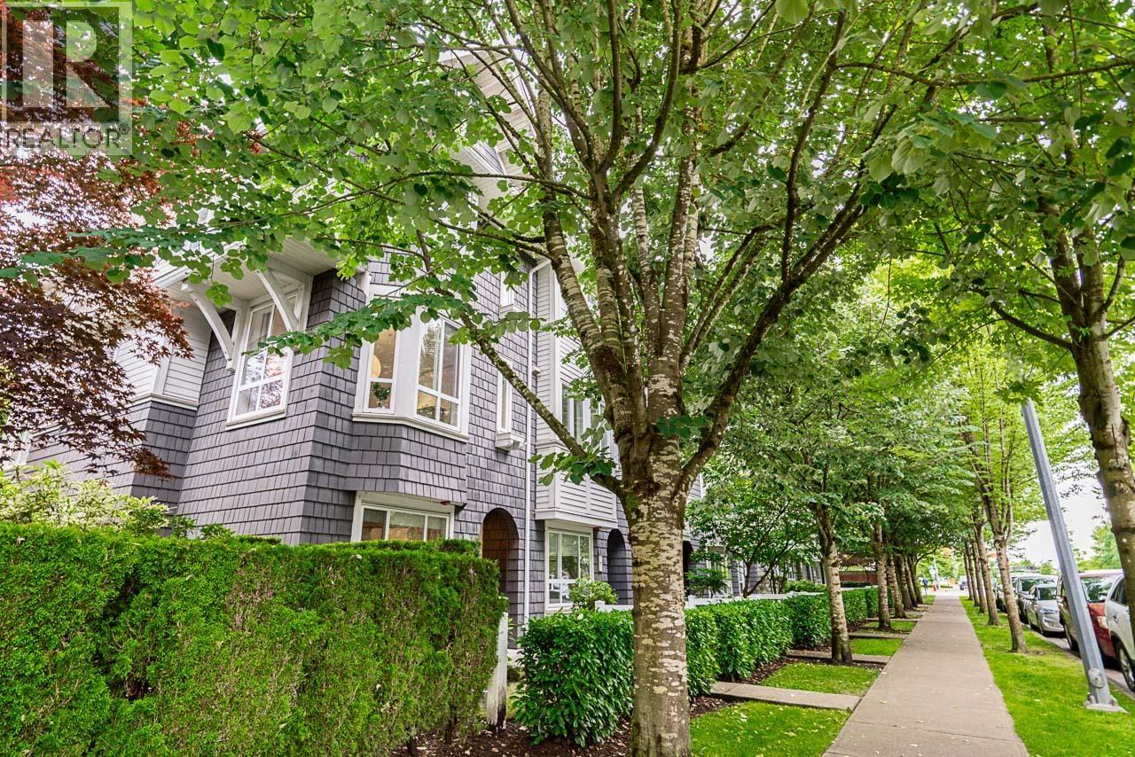 2418 Avon Place Unit 8 Pl, Port Coquitlam, BC V3B 0C7