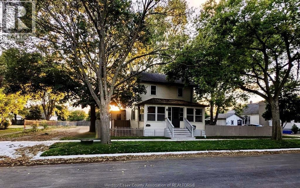 274 George St, Amherstburg, ON N9V 2G2