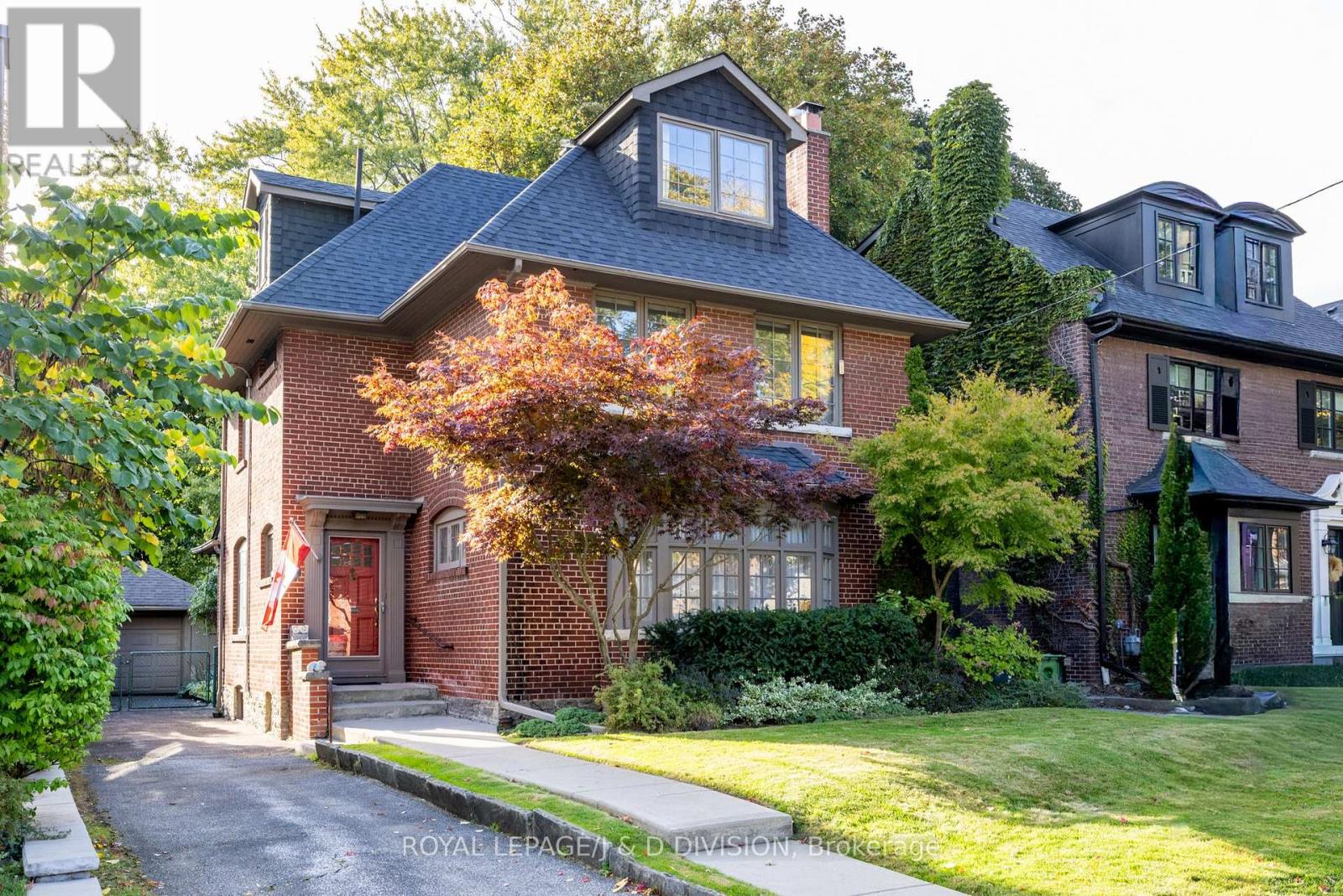 50 Eastbourne Ave, Toronto, ON M5P 2G2