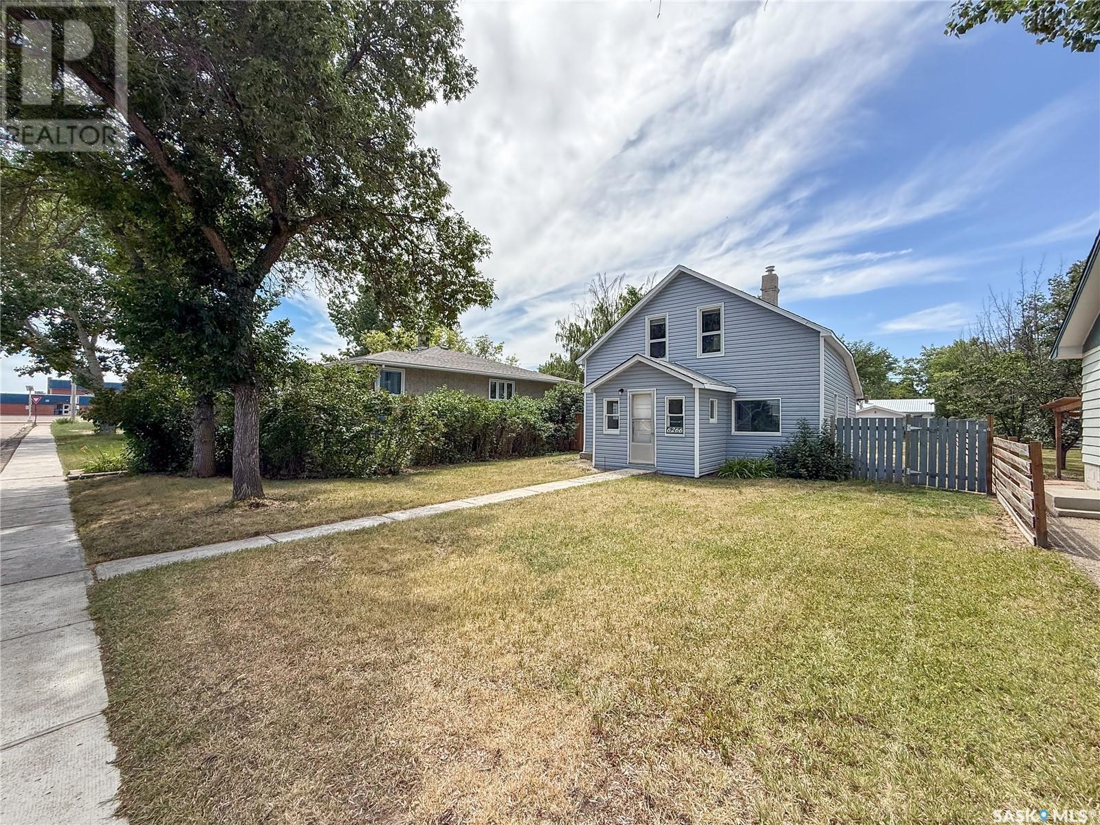 6266 Queens Ave, Gull Lake, SK S0N 1A0