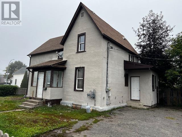 713 Arthur St E, Thunder Bay, ON P7E 5M7