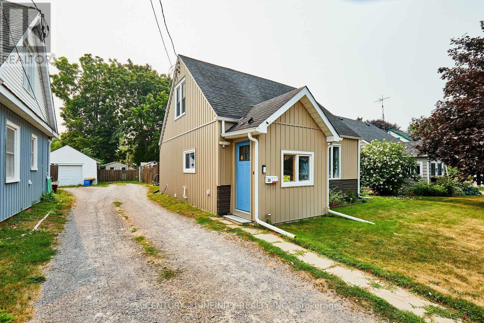 35 Caroline St, Port Hope, ON L1A 1Y6