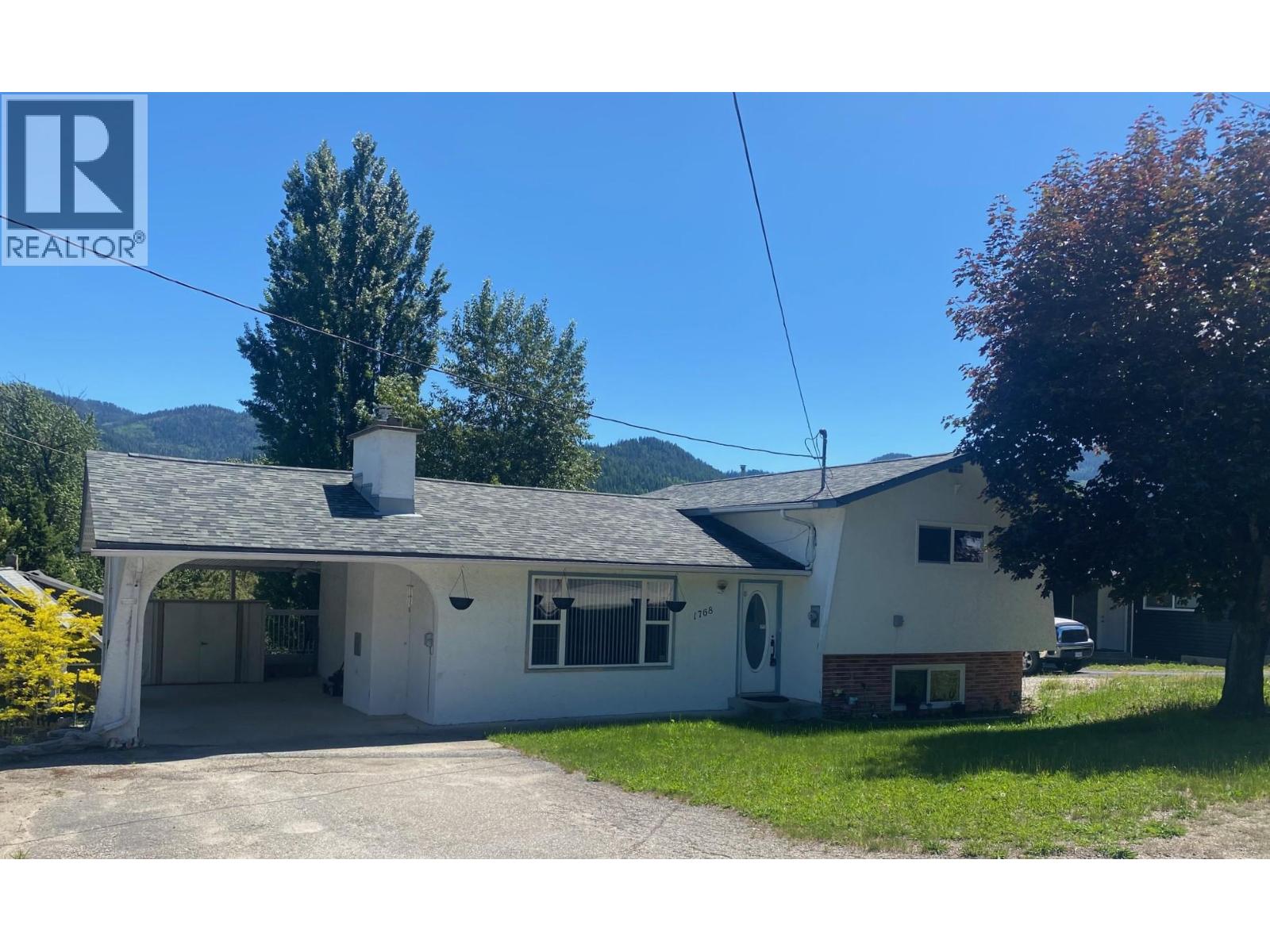 1768 First St, Fruitvale, BC V0G 1L0