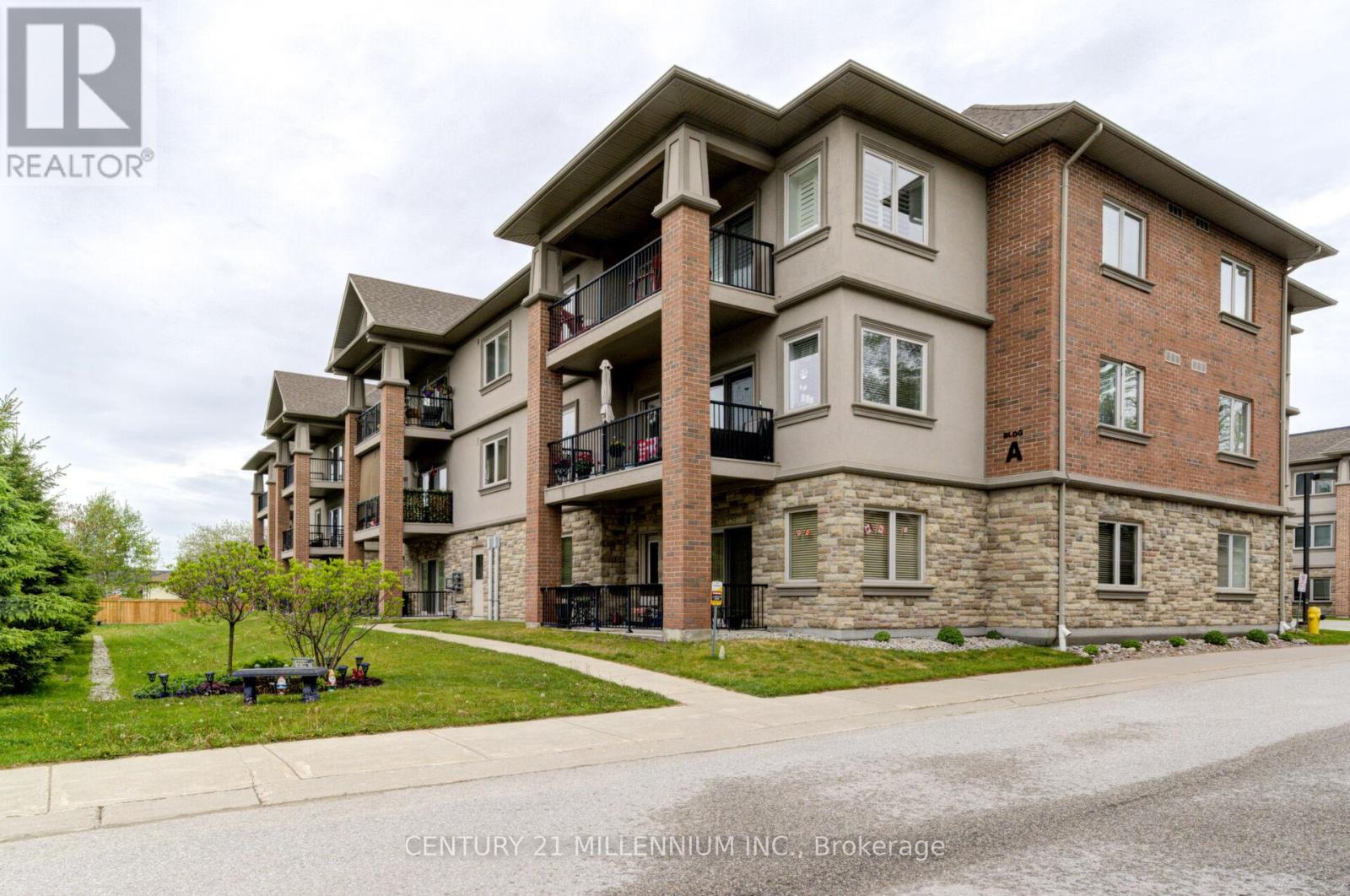 208 19a Yonge St N, Springwater, ON L0L 1P0