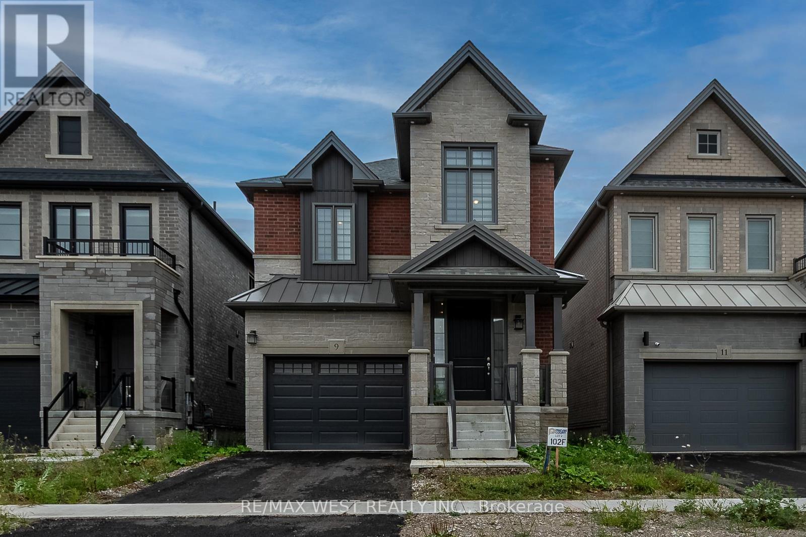 9 Kiernan Cres, New Tecumseth Alliston, ON L9R 0V4