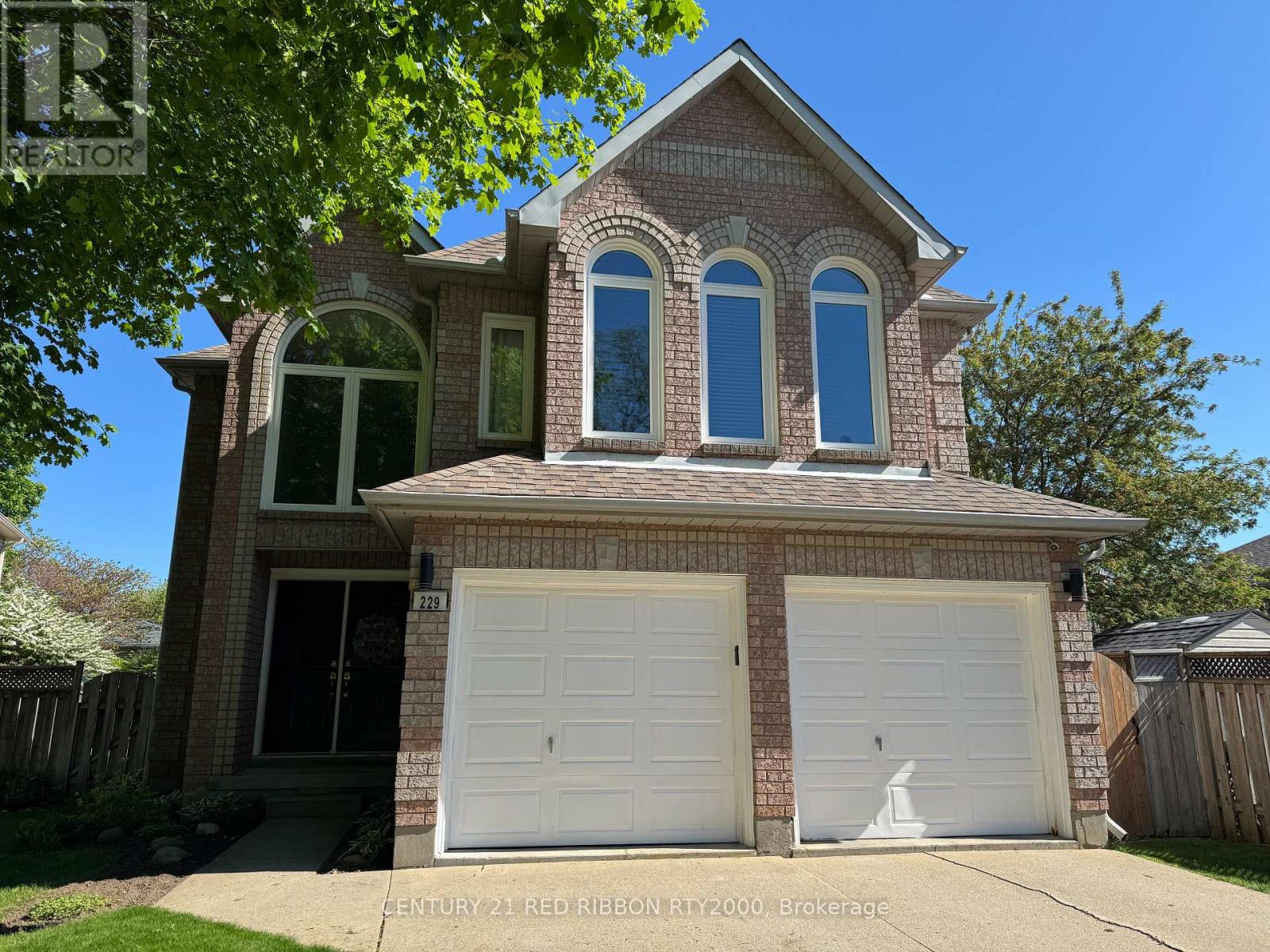 229 Marla Ct, Strathroy-Caradoc, ON N7G 4L8