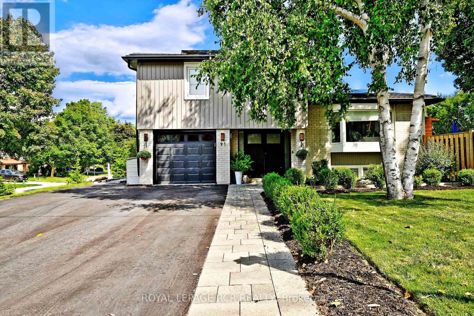 91 Spruce St, Aurora, ON L4G 1S2