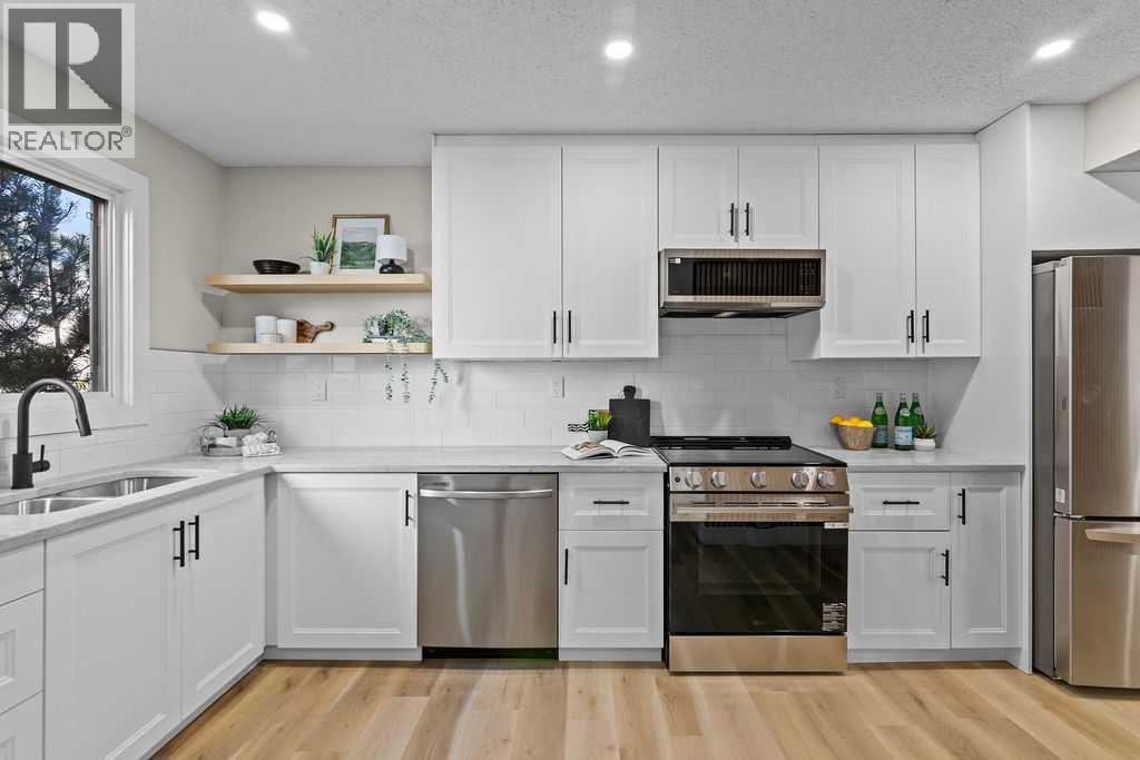 4810 40 Avenue Sw Unit 14, Calgary, AB T3E 1E4