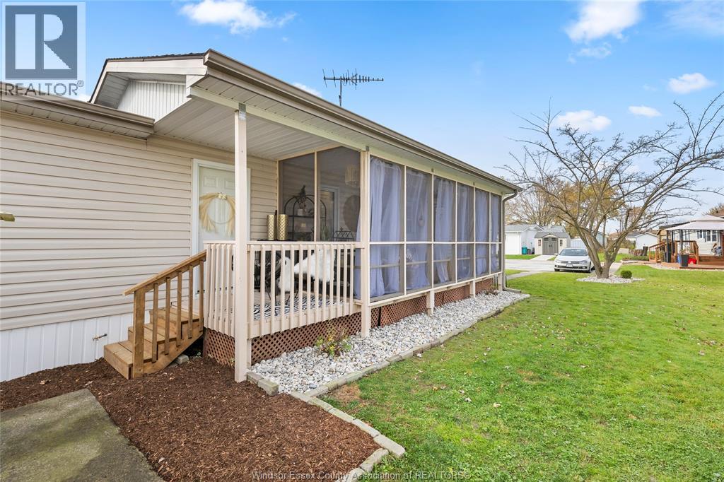 3 Lilac Ct, Essex, ON N0R 1J0