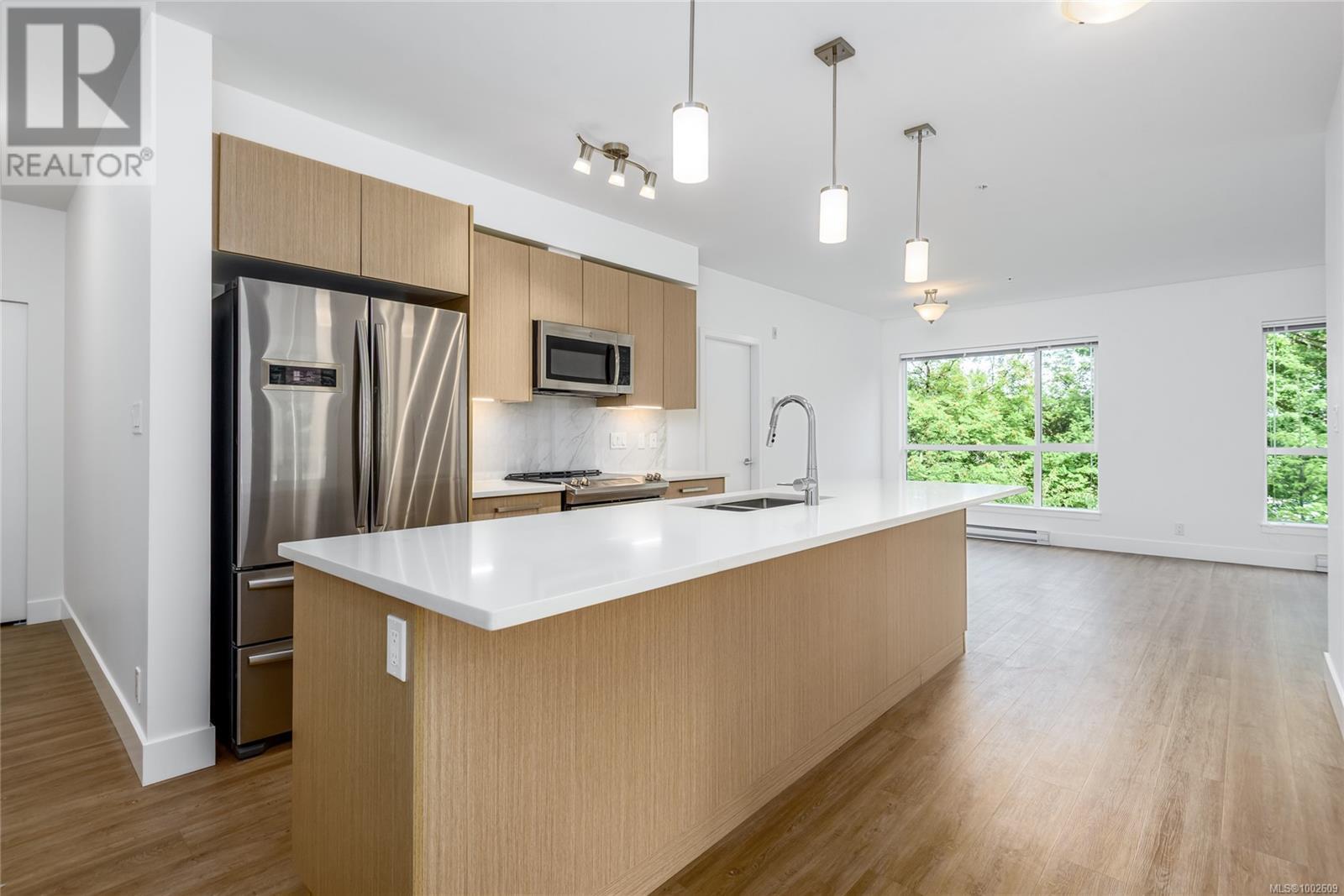 3070 Kilpatrick Ave Unit 207 Ave, Courtenay, BC V9N 0G7