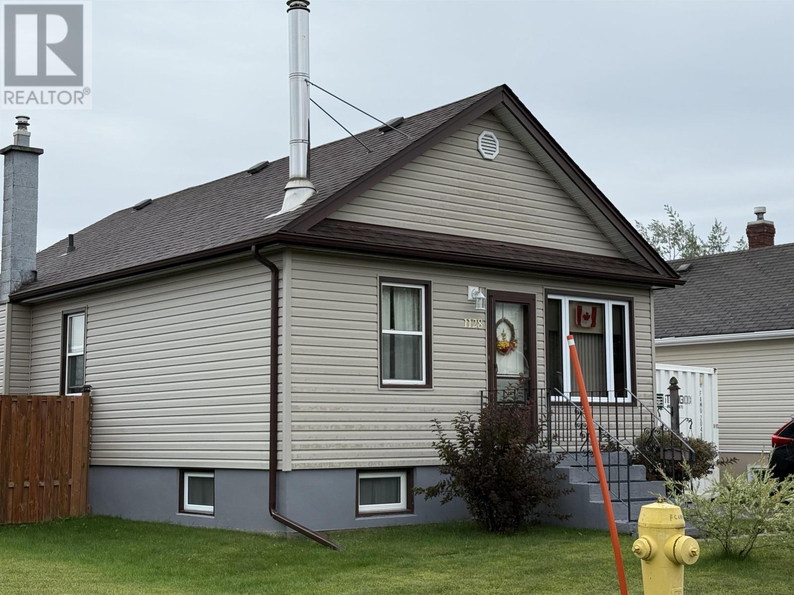 1128 Crawford, Thunder Bay, ON P7E 3C9