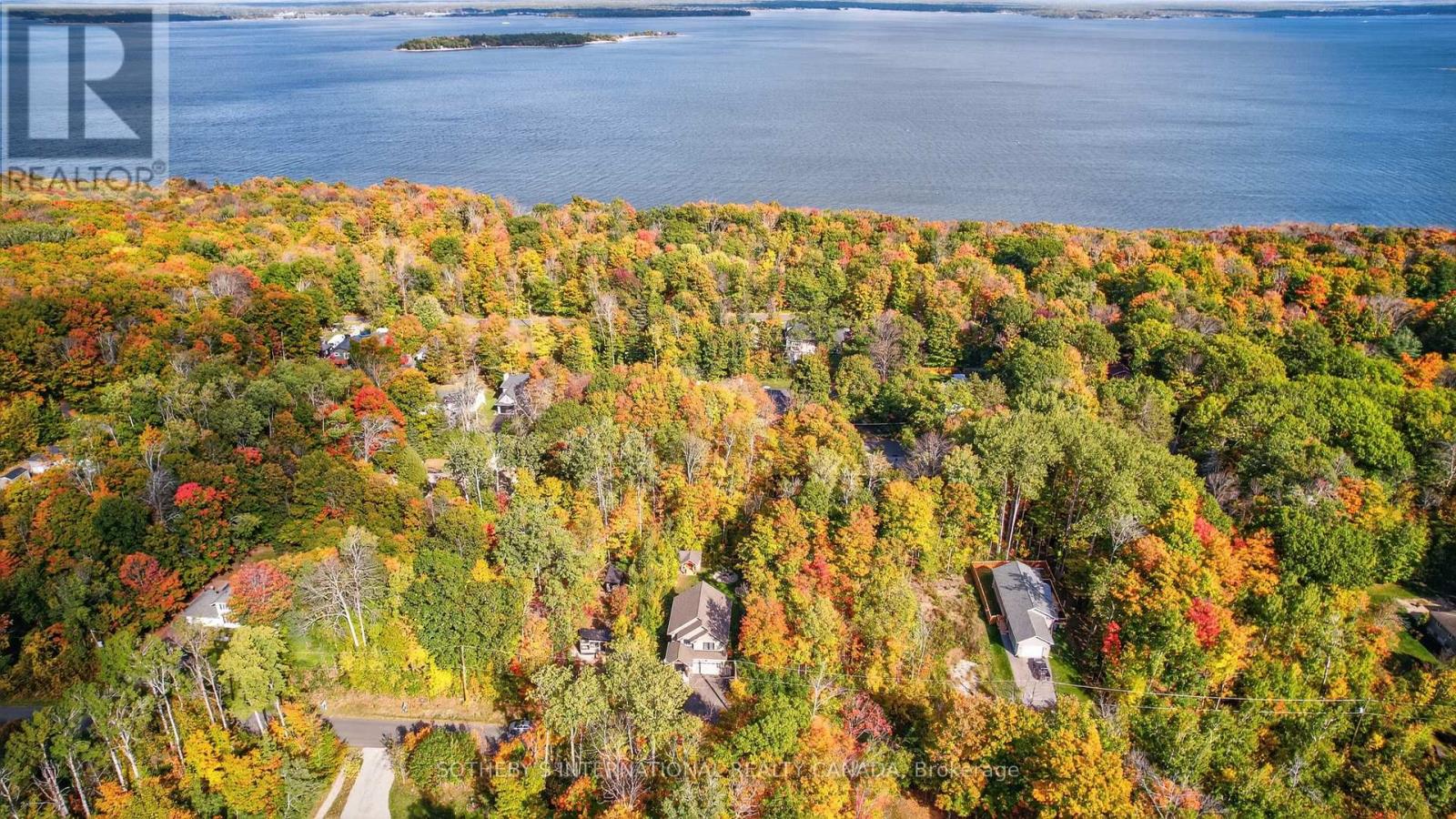 73 Wozniak Rd, Penetanguishene, ON L9M 1W6