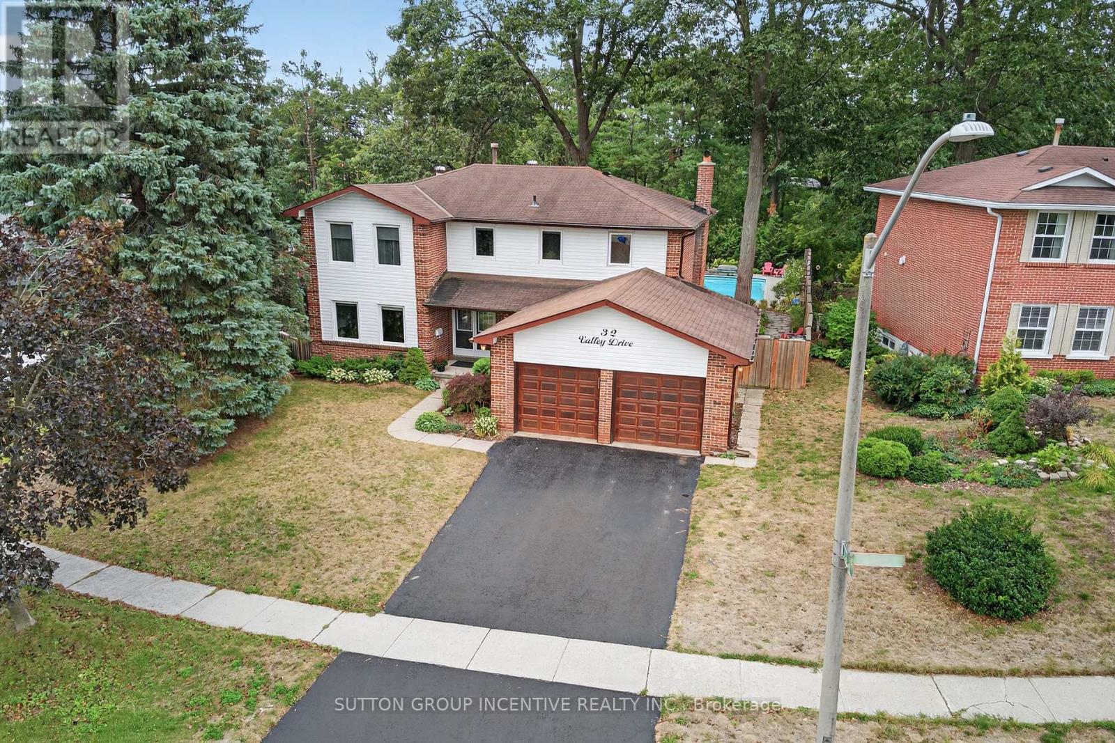 32 Valley Dr, Barrie, ON L4N 4R9