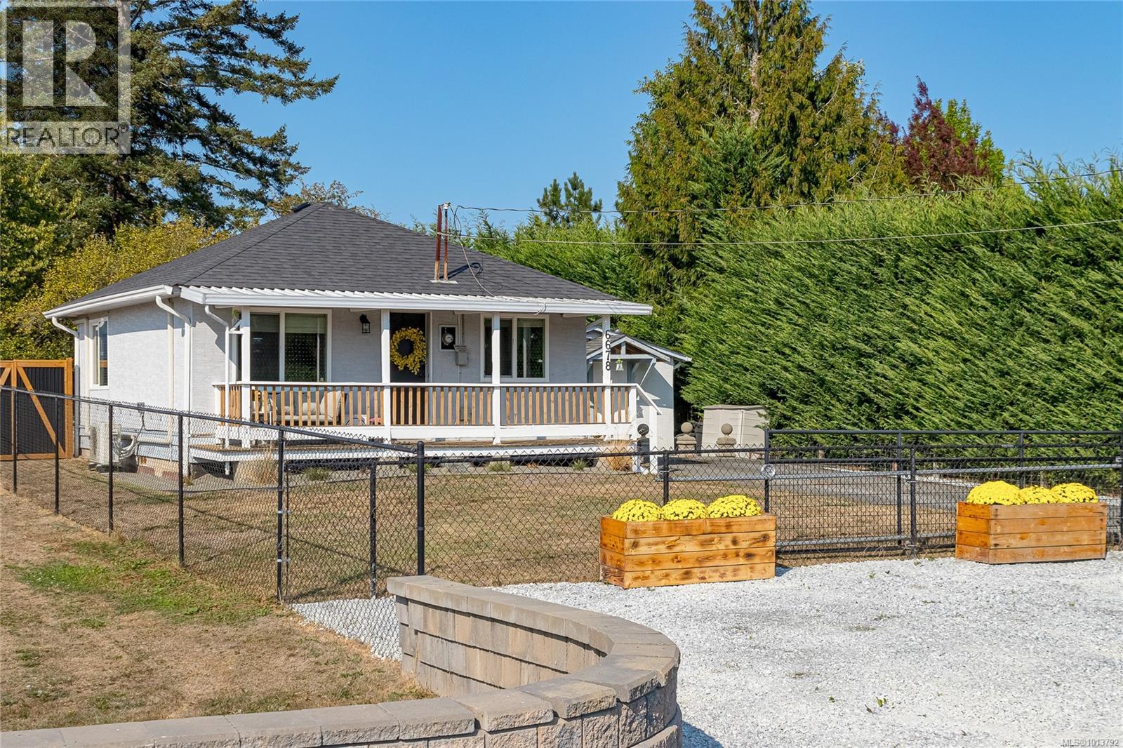 6678 Lakers Ln, Duncan, BC V9L 5Z3