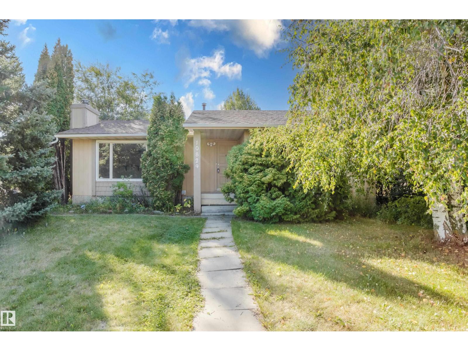 32 Av Nw Unit 10829 #a, Edmonton, AB T6J 3B8