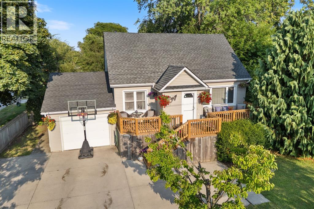 660 Elizabeth Ave, Sarnia, ON N7S 2T7