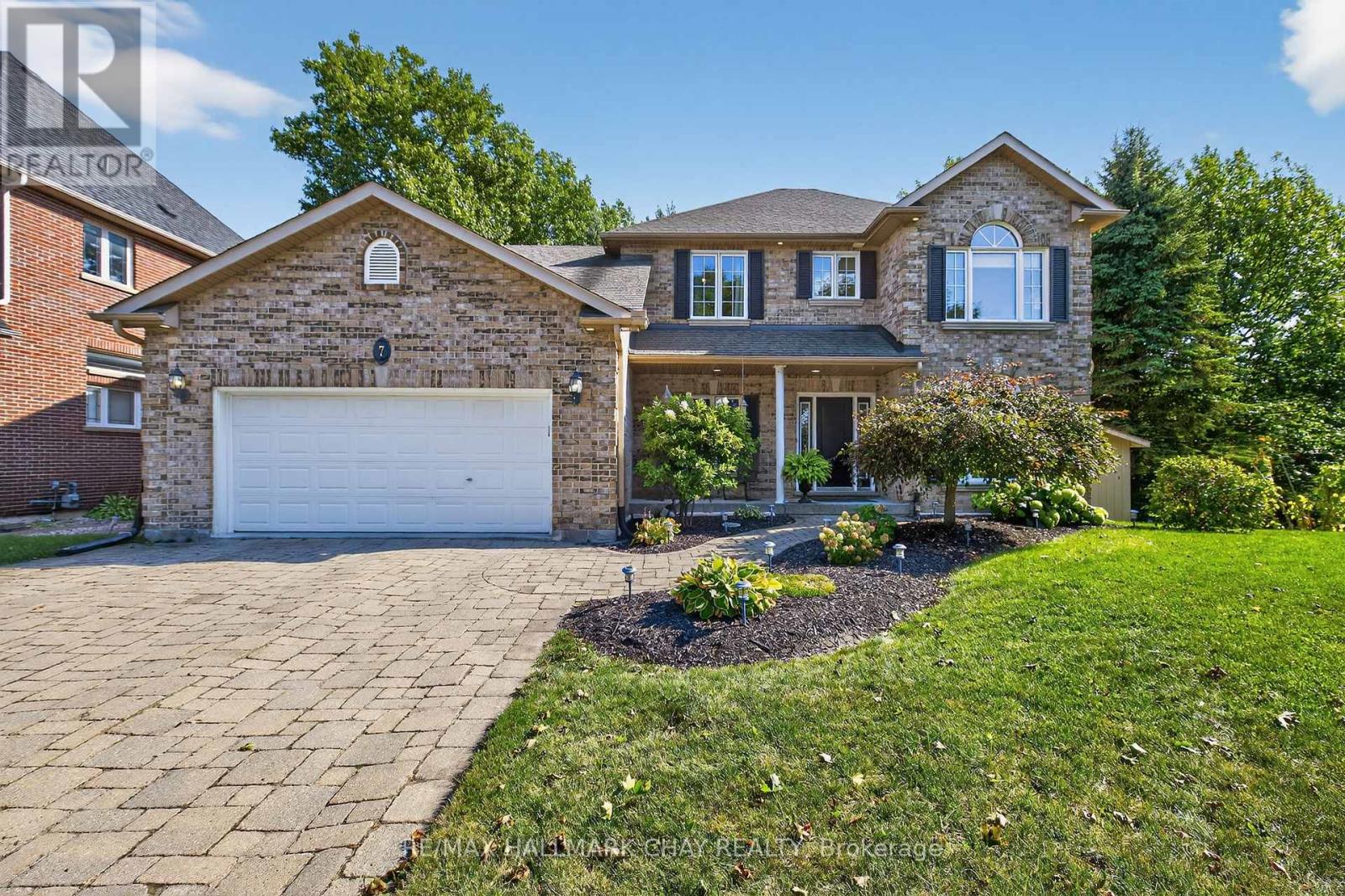 7 Porcupine Cir, Barrie, ON L4N 7Z6