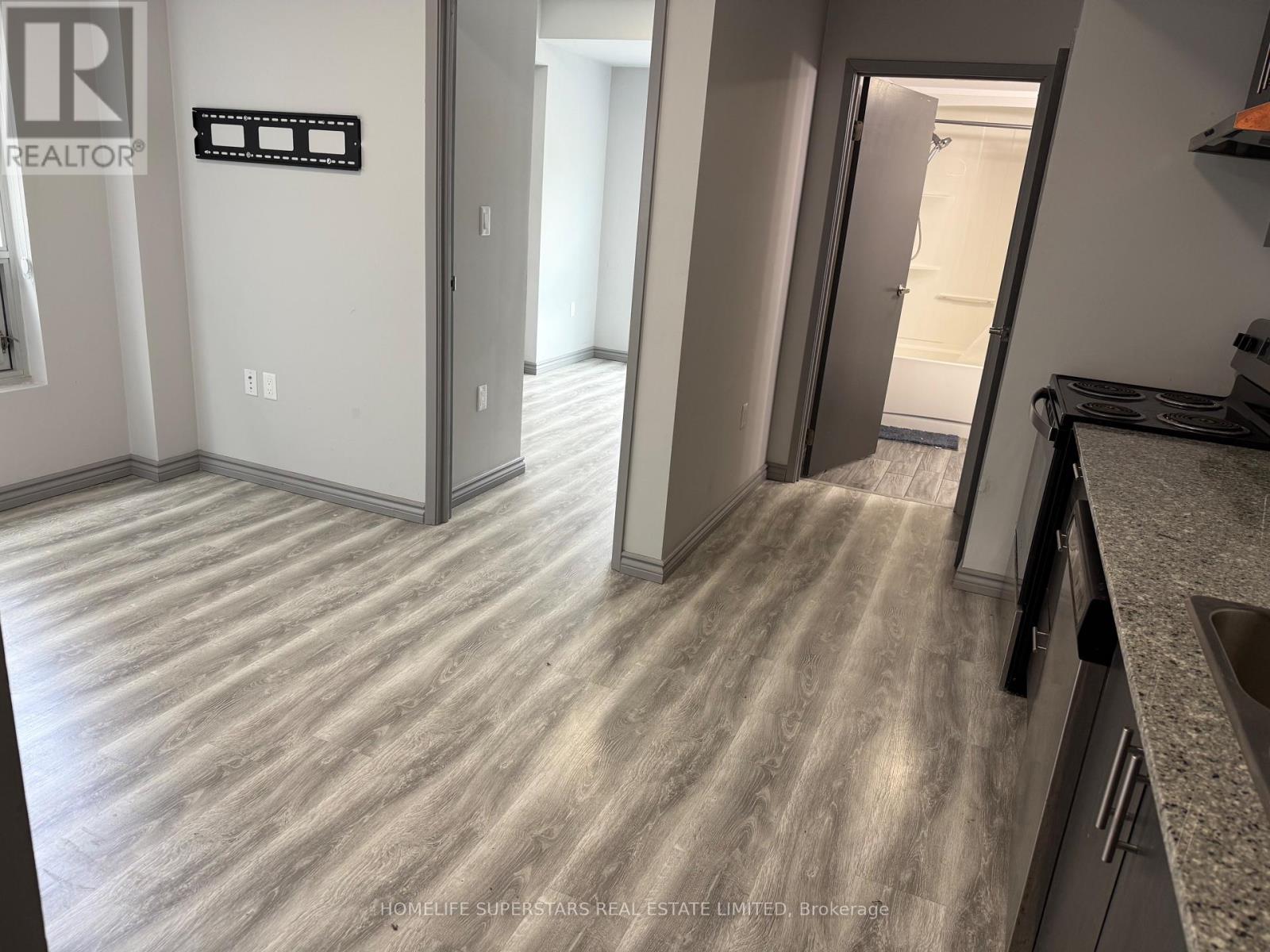 275 Larch St, Waterloo, ON N2L 3R2