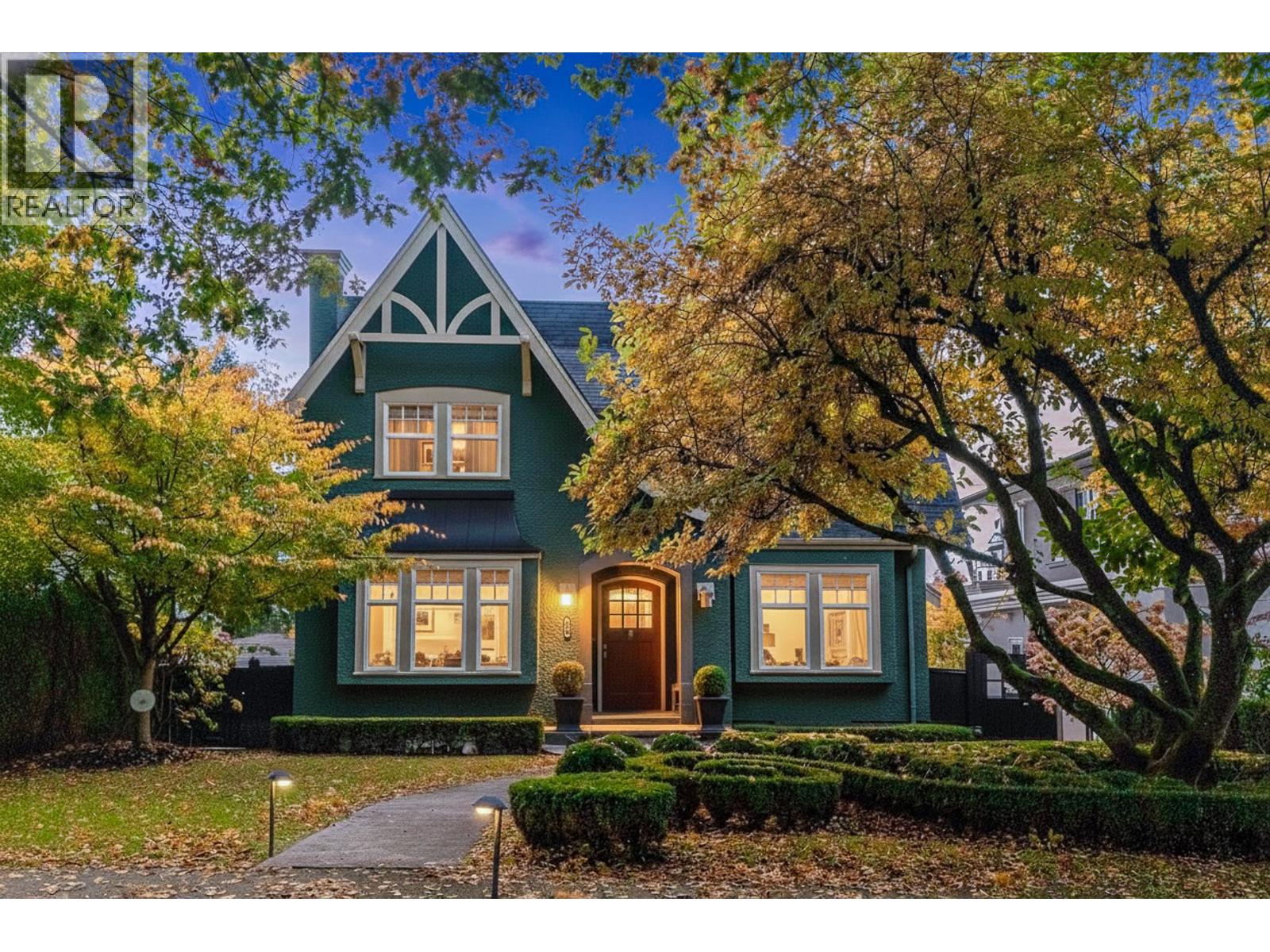 4050 W 33rd Ave, Vancouver, BC V6N 2J1