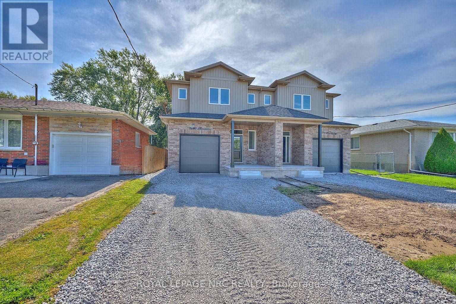 6668 Hawkins St, Niagara Falls, ON L2G 3B7