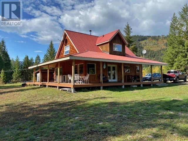 2916 Barriere Lakes Rd, Barriere, BC V0E 1E0