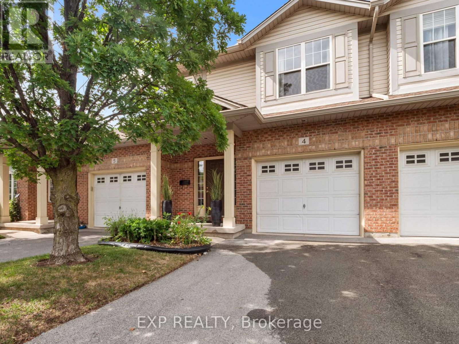 4 5595 Drummond Rd, Niagara Falls, ON L2G 4L2