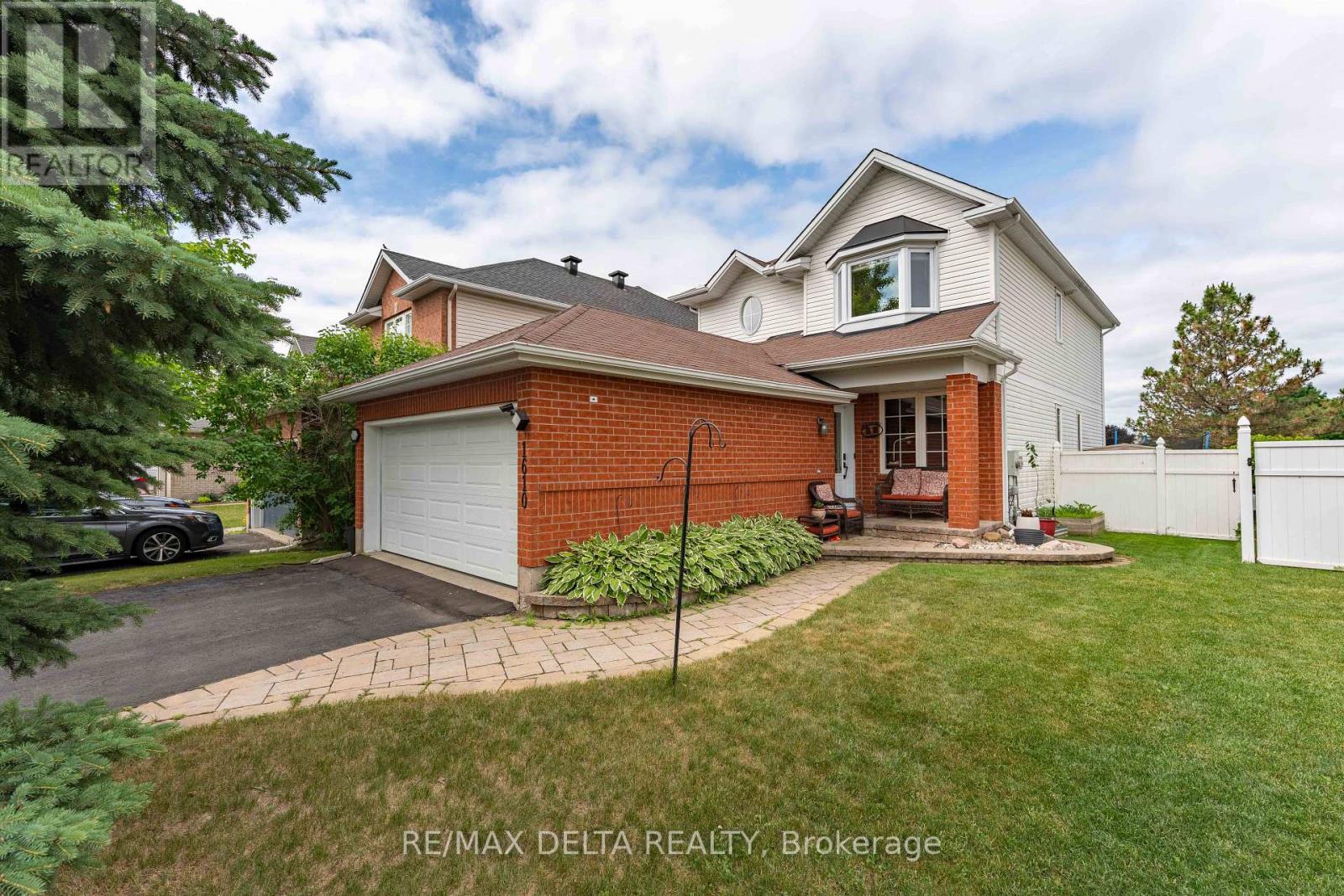 1610 Duplante Ave, Ottawa, ON K4A 4A2