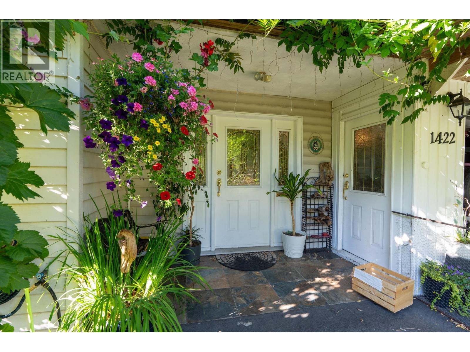 1422 Kilmer Rd, North Vancouver, BC V7K 1R2